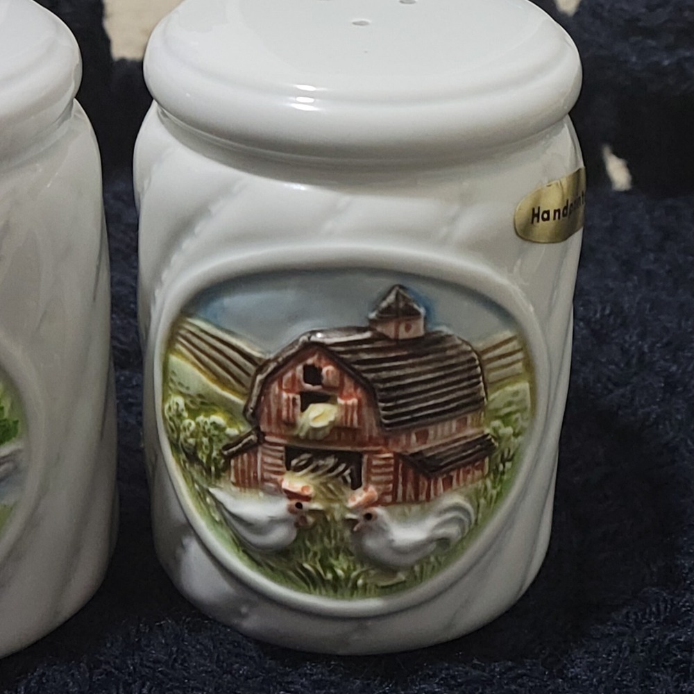 Vtg Gibon Salt Pepper Shakers 3.25" White Farm Barn Ducks Chickens Handpainted - Picture 3 of 9